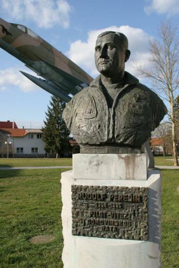 spomenik-park-rudolfu-perisinu-tz-164.jpg
